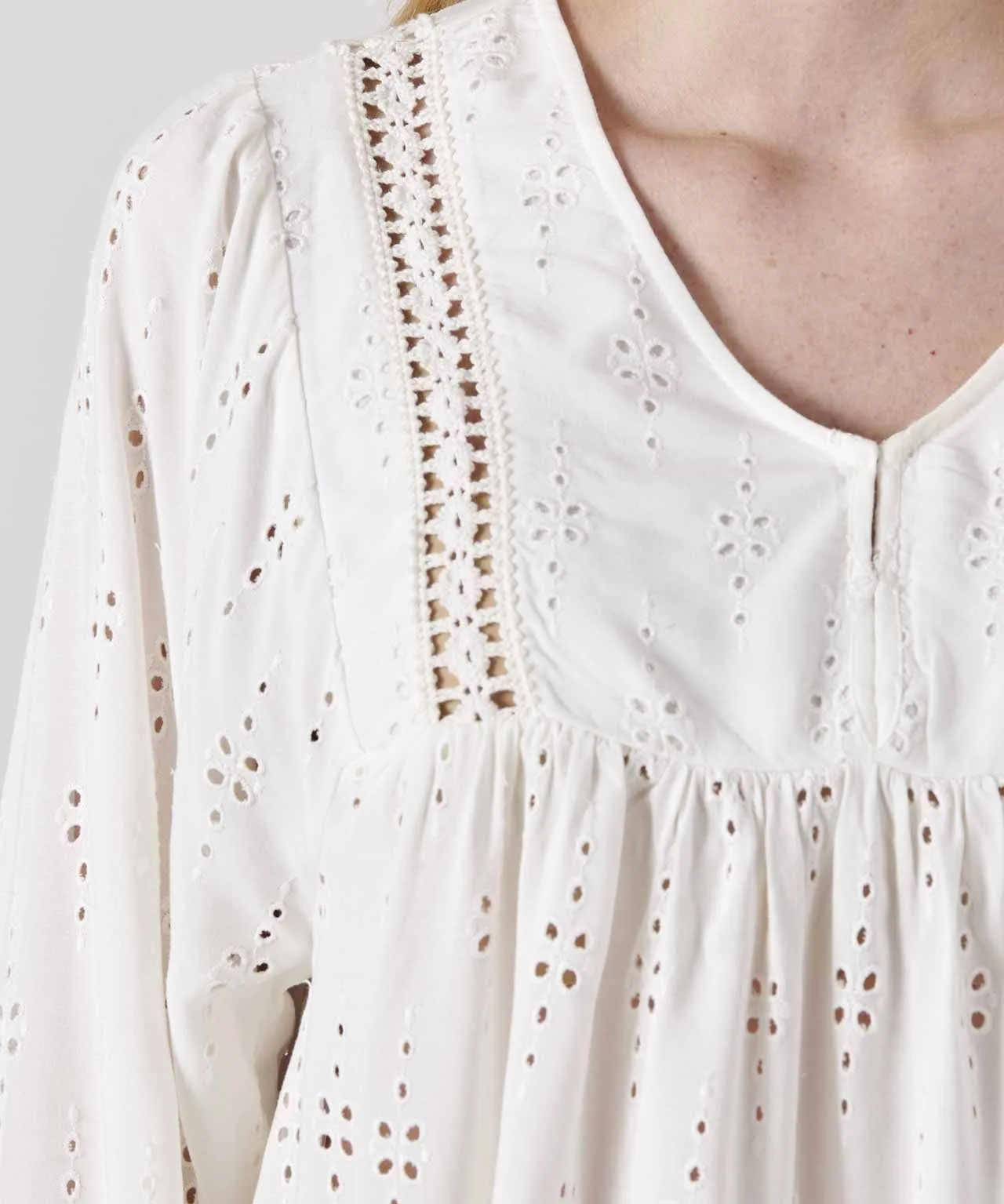 Broderie Anglais Blouse