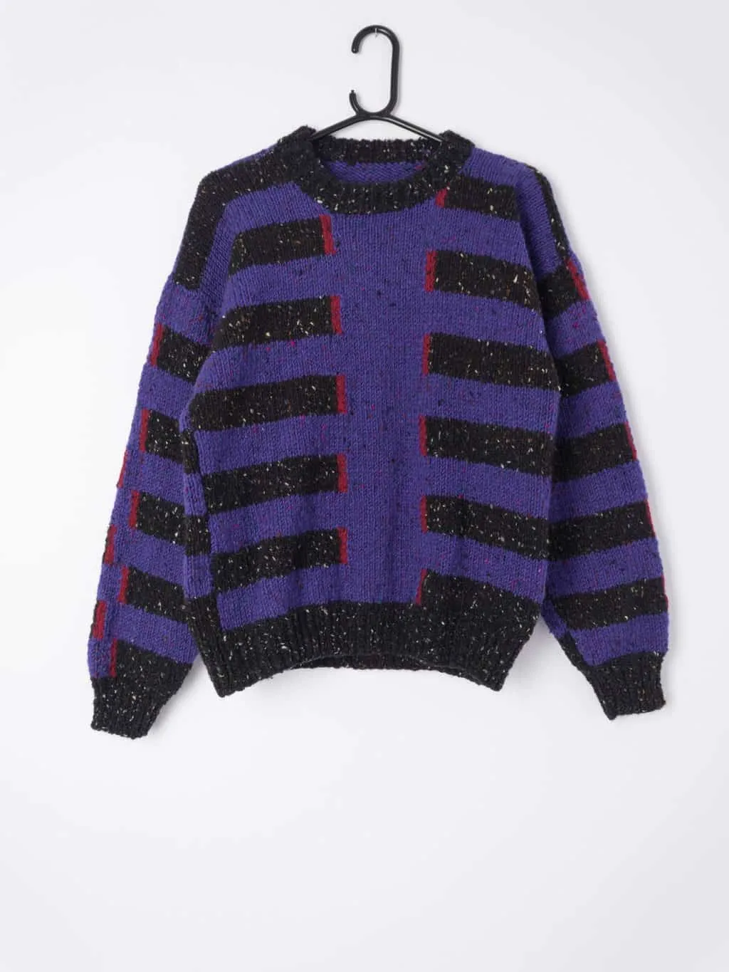 Hand-knitted chunky knit vintage jumper with bold design in purple and black – Medium