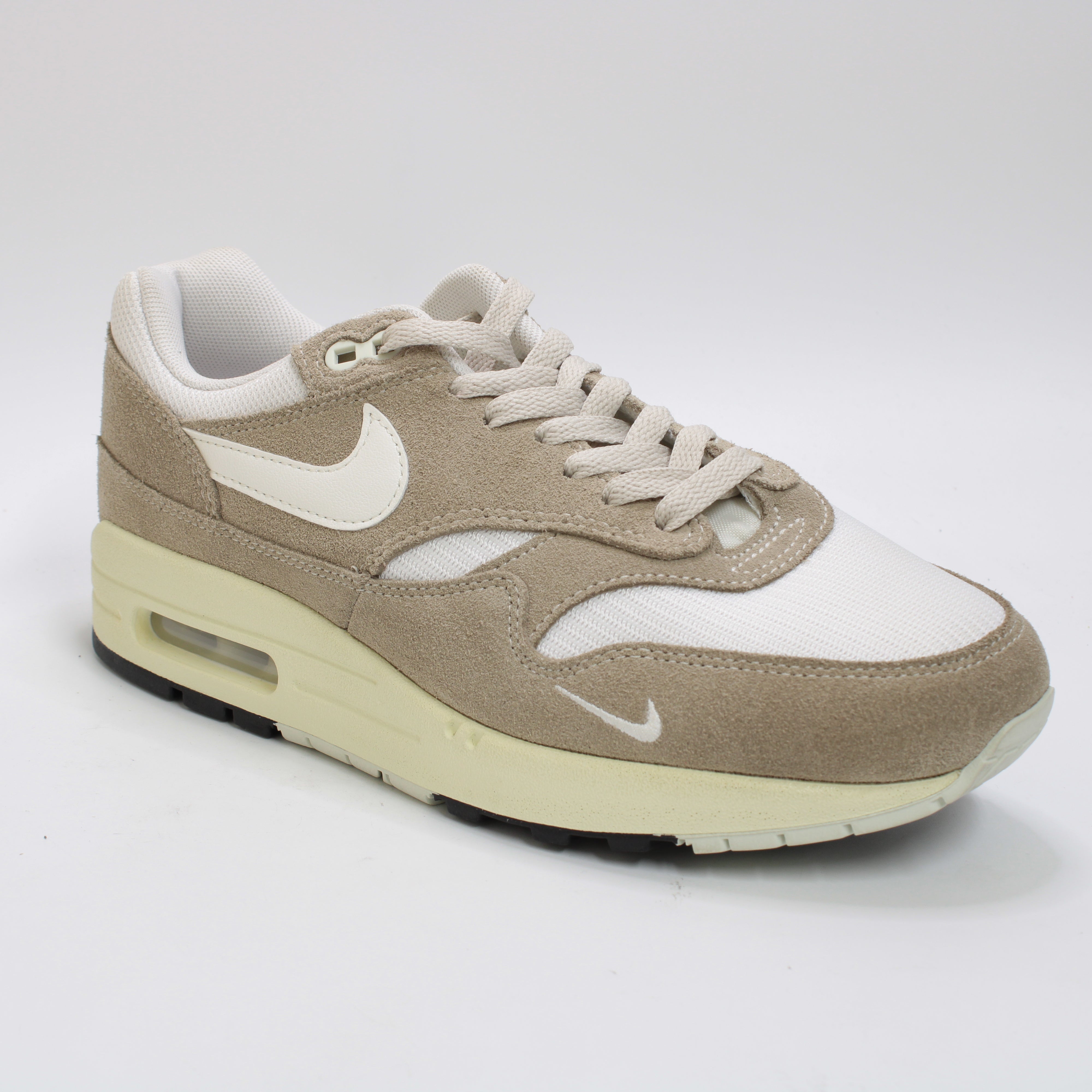 Nike Air Max 1 Trainers Sail Khaki Coconut Milk Light Orewood Brown Sea G